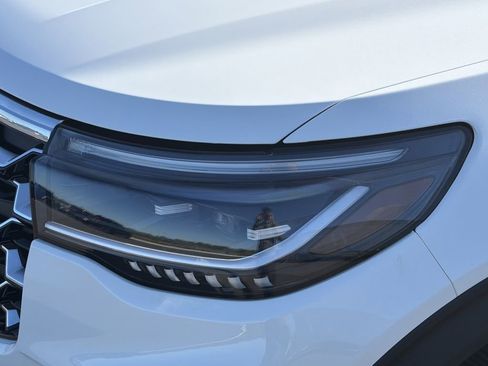 New 2026 Ford Explorer Platinum w/ LUX Leather Package AWD/4WD image 8
