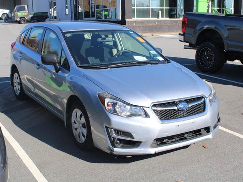 Used 2016 Subaru Impreza 2.0i image 3