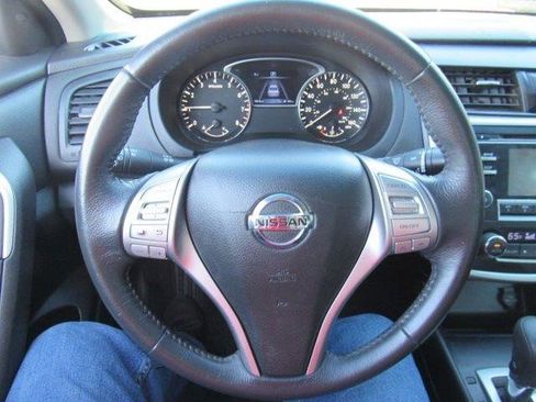 Used 2017 Nissan Altima 2.5 SV image 16