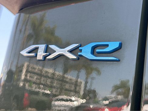 Used 2021 Jeep Wrangler Unlimited Sahara w/ Cold Weather Group image 43