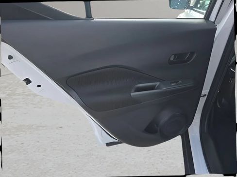 Used 2024 Nissan Kicks S FWD image 11