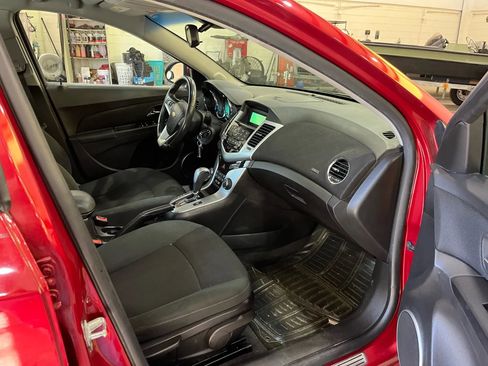 Used 2011 Chevrolet Cruze LT w/ RS Package image 14