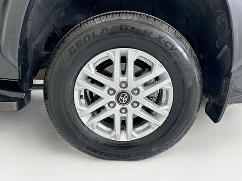 Used 2025 Toyota Sequoia SR5 AWD/4WD image 32