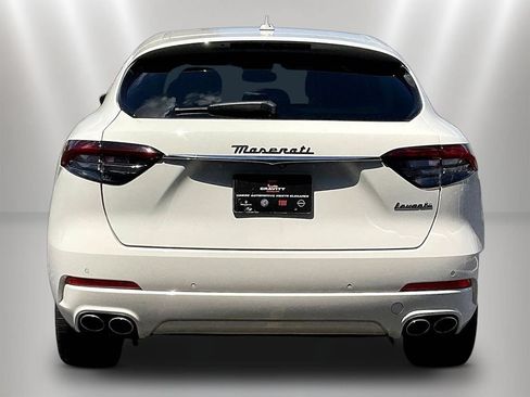Used 2023 Maserati Levante GT AWD/4WD image 5