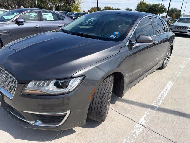 Used 2019 Lincoln MKZ Reserve FWD image 2