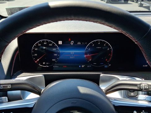 Used 2026 Mercedes-Benz GLB 250 4MATIC image 23