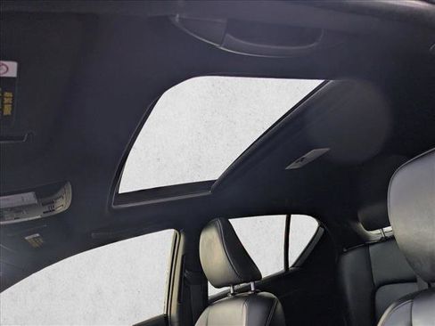 Used 2017 Lexus CT 200h image 16