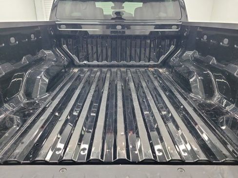 Used 2023 Chevrolet Colorado W/T RWD image 9