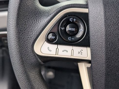 Used 2018 Toyota Prius One image 31