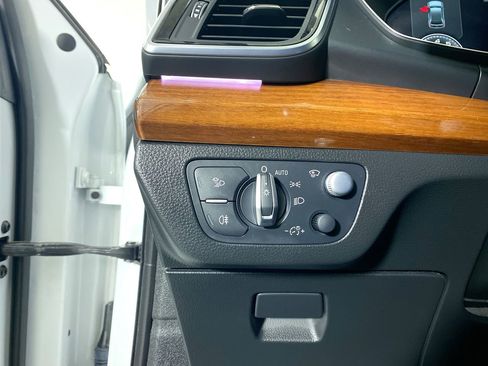 Used 2021 Audi Q5 Prestige w/ Prestige Package image 14