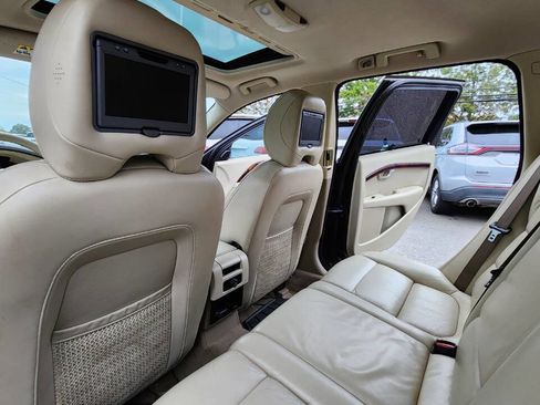 Used 2008 Volvo XC70 3.2 image 27