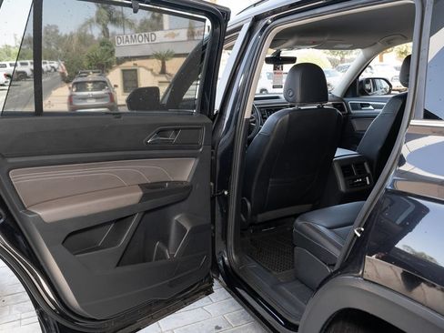 Used 2022 Volkswagen Atlas SE FWD image 38