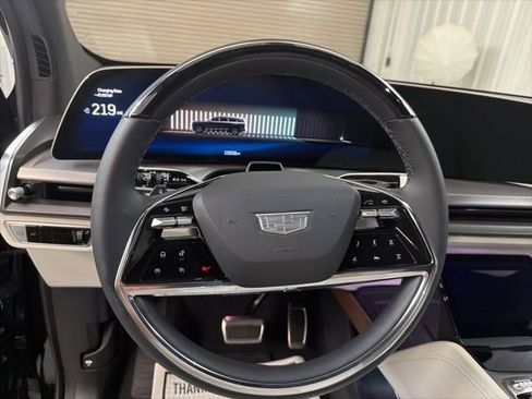 Certified 2026 Cadillac Vistiq Luxury image 14