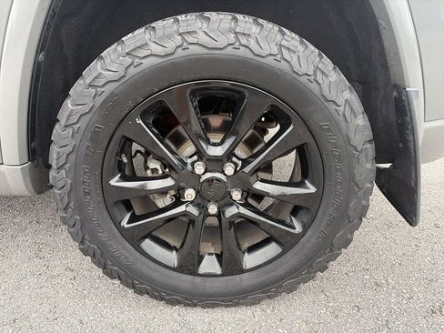Used 2019 Jeep Grand Cherokee Altitude AWD/4WD image 33