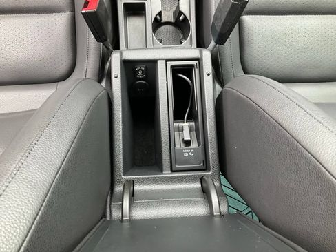 Used 2014 Volkswagen Tiguan SE FWD image 43
