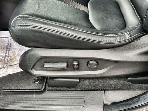 Used 2025 Honda Pilot EX-L image 16