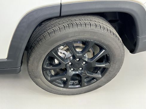 Used 2022 Jeep Compass Latitude AWD/4WD image 28