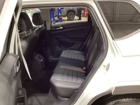 Certified 2023 Volkswagen Taos SEL image 18