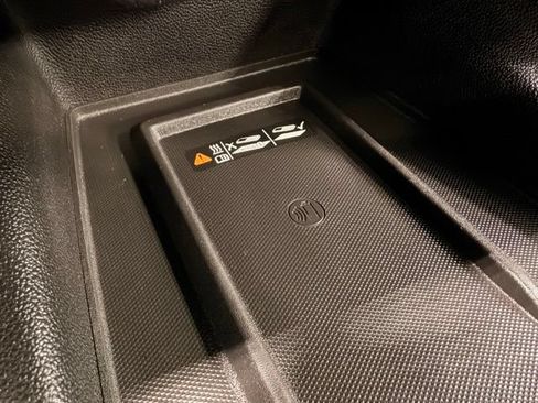 Used 2018 Chevrolet Traverse High Country AWD/4WD image 36
