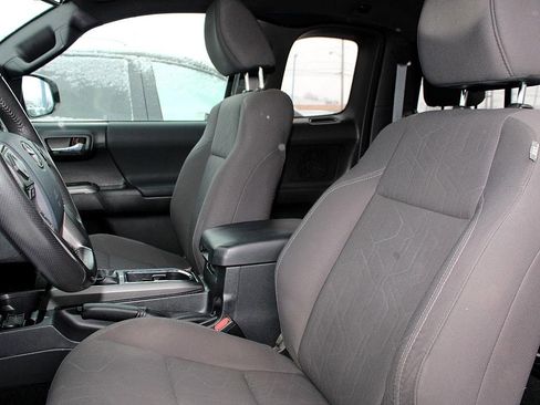 Used 2019 Toyota Tacoma TRD Sport image 26