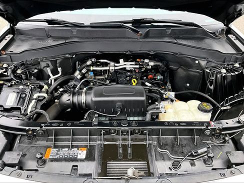 Used 2022 Ford Explorer XLT w/ Equipment Group 202A image 31