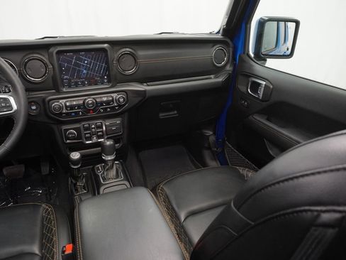 Used 2023 Jeep Wrangler Unlimited Sahara AWD/4WD image 31