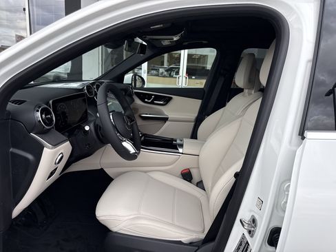 New 2026 Mercedes-Benz GLC 300 image 10