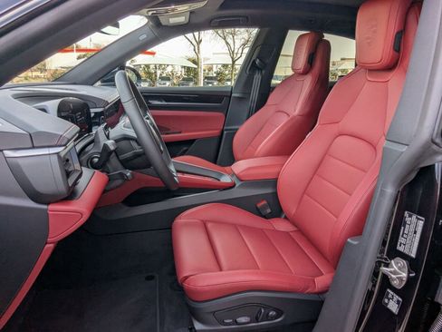 New 2026 Porsche Macan 4 Electric image 5