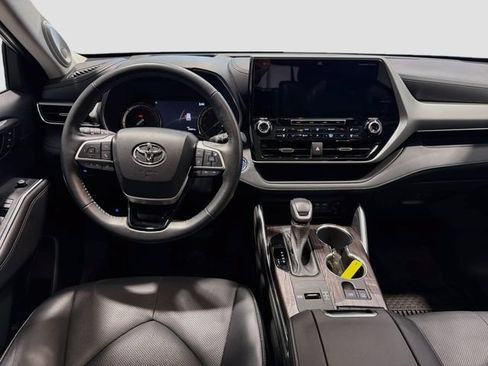 Certified 2022 Toyota Highlander Platinum AWD/4WD image 20