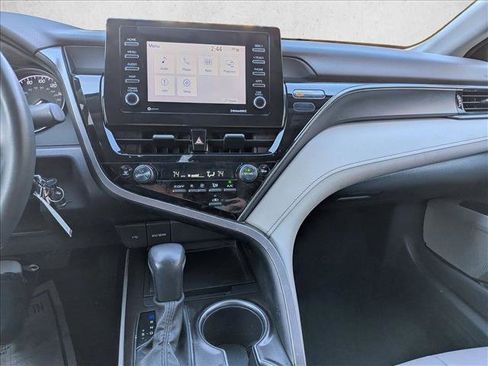 Certified 2022 Toyota Camry SE image 12