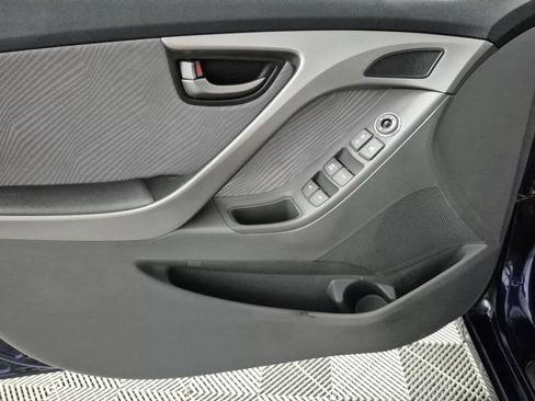 Used 2013 Hyundai Elantra GLS w/ Preferred Pkg FWD image 15