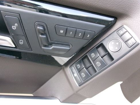 Used 2014 Mercedes-Benz GLK 350 4MATIC image 12