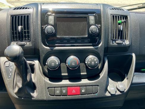 Used 2016 RAM ProMaster 2500 w/ Premium Appearance Group FWD image 8