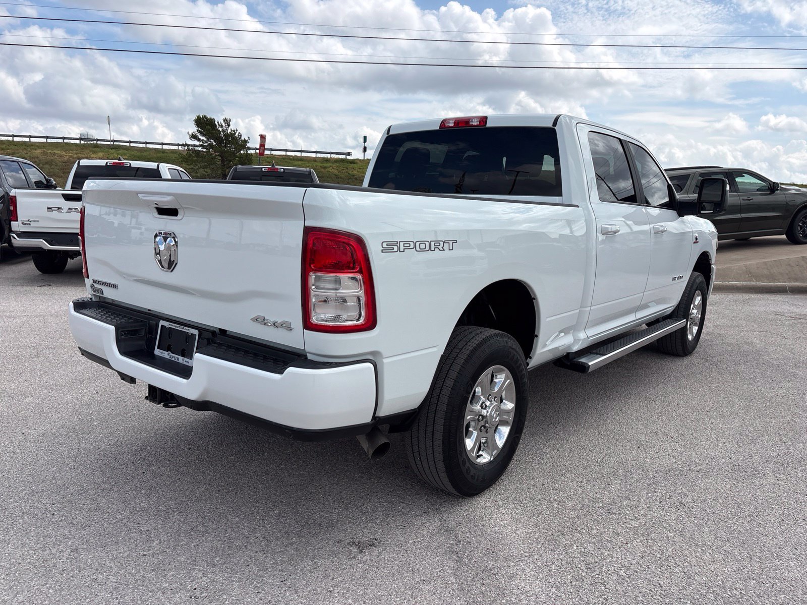 Used 2024 RAM 2500 Big Horn w/ Sport Appearance Package AWD/4WD image 10