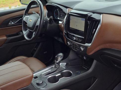 Used 2021 Chevrolet Traverse High Country w/ LPO, Floor Liner Package AWD/4WD image 45