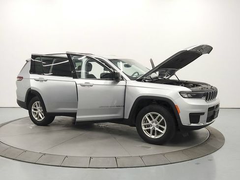 Used 2023 Jeep Grand Cherokee L Laredo AWD/4WD image 9