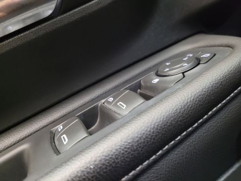 Used 2023 GMC Terrain SLE FWD image 27