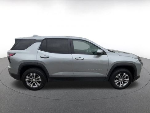 Used 2025 Chevrolet Equinox LT FWD image 16