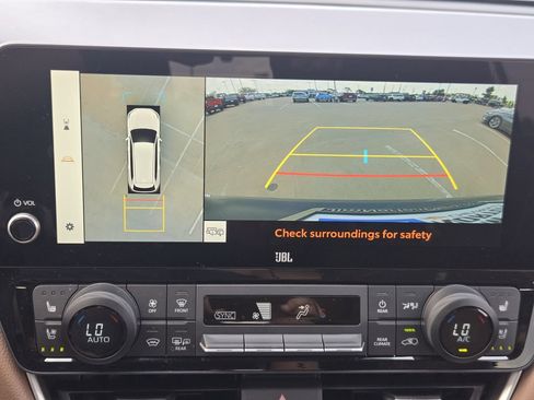 Used 2025 Toyota Grand Highlander AWD image 19