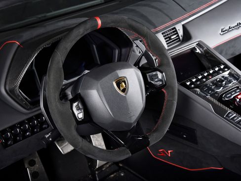 Used 2016 Lamborghini Aventador LP 750-4 Superveloce image 4