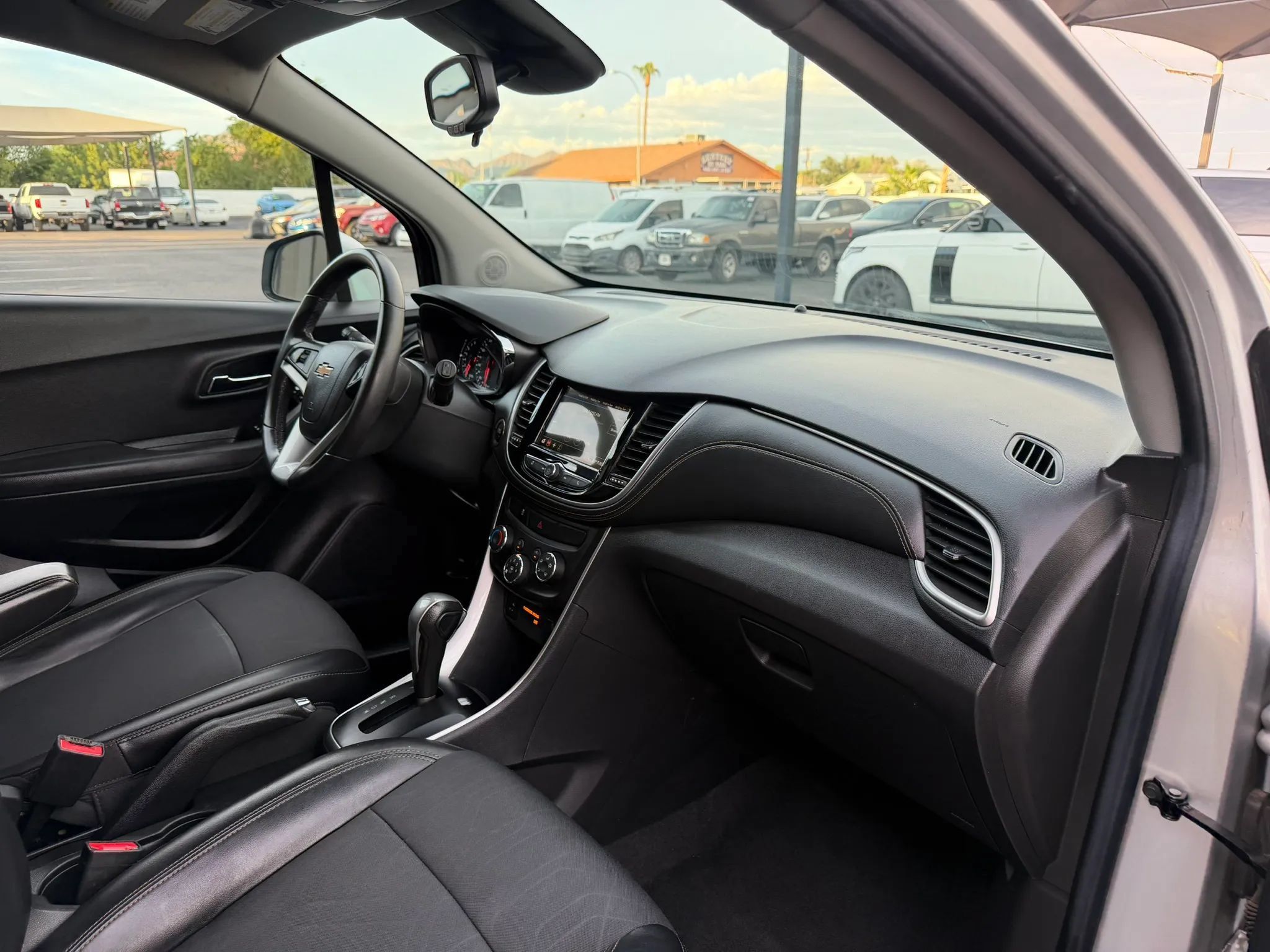 Used 2019 Chevrolet Trax LT w/ LT Convenience Package FWD image 29