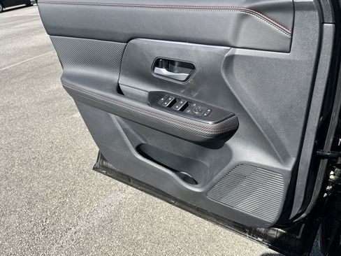 New 2026 Nissan Kicks SR FWD image 15