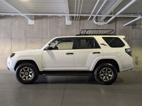 Used 2021 Toyota 4Runner TRD Off-Road Premium AWD/4WD image 2