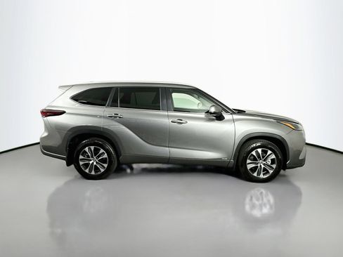 Certified 2026 Toyota Highlander XLE AWD/4WD image 8