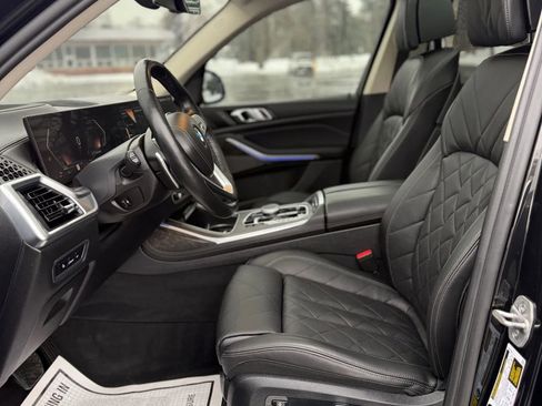 Used 2024 BMW X7 xDrive40i w/ Premium Package AWD/4WD image 17