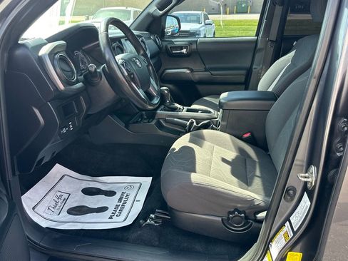 Used 2016 Toyota Tacoma TRD Sport w/ Towing Package image 10