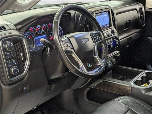 Used 2019 Chevrolet Silverado 1500 RST image 10