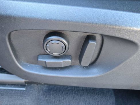 Used 2018 Land Rover Discovery Sport HSE image 24