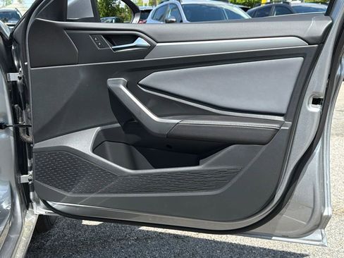 New 2026 Volkswagen Jetta SE FWD image 5