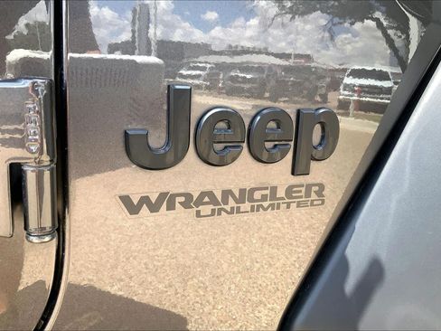 Used 2021 Jeep Wrangler Unlimited Sport AWD/4WD image 32